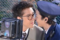 「スーパーサラリーマン左江内氏」よりムロツヨシと中村倫也。