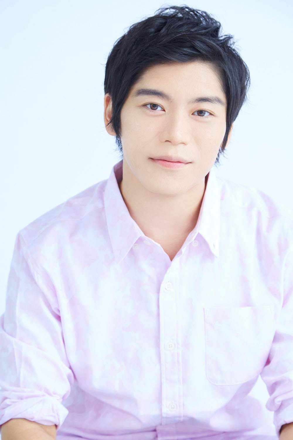 シャーロック・ホームズ役の古川慎。