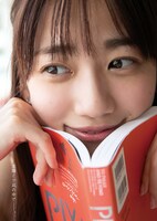 巻頭グラビアは関根優那が飾った。