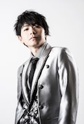 ルンバ役の岸尾だいすけ。