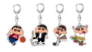 「クレヨンしんちゃん」×SPINNSのアクリルキーホルダー。