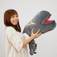 「戦姫絶唱シンフォギアG ネフィリム腕枕ぬいぐるみ」