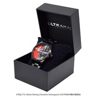 「『ULTRAMAN』+Wacth」付属のケースに入れた様子。