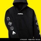 「プロメア」ロゴや隊員番号をあしらったパーカー、リオの炎イメージのポーチなど