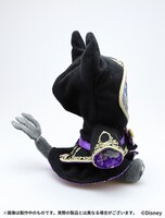 式典服バージョンのグリムマスコット（横）。