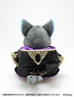 式典服バージョンのグリムマスコット（後ろ・フードオフ）。