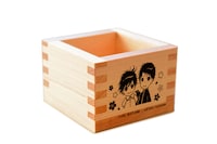 あべ美幸の描き下ろしイラストが用いられた「八犬伝―東方八犬異聞―」の枡。