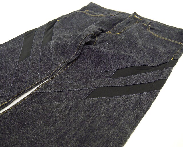 「プラグスーツ デザインジーンズ」