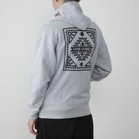 「機動戦士ガンダム ネイティブ柄企画 ジップパーカー シャア・アズナブル」