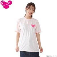 「おジャ魔女どれみ 20周年記念 バックプリントTシャツ」ピンクの着用イメージ。