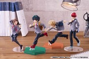 「POP UP PARADE」シリーズの「僕のヒーローアカデミア」フィギュアを並べた様子。デク、爆豪のフィギュアは販売が終了している。