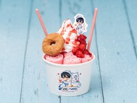 「花子くんのストロベリーロールアイス」