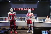 オープニングに登場したSEVEN SUITとULTRAMAN SUIT。