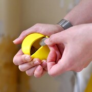 ラバーコインケース使用イメージ。