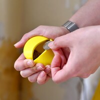 ラバーコインケース使用イメージ。