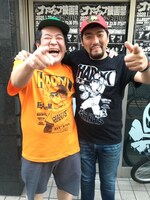 「巨人の星」をモチーフにしたTシャツの着用イメージ。