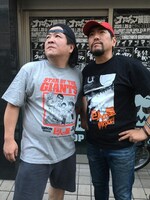 「巨人の星」をモチーフにしたTシャツの着用イメージ。