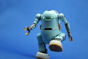 メカトロウィーゴをモチーフにしたプログラミング学習用ロボット。