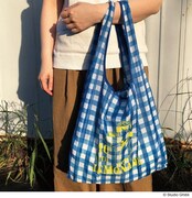 エコバッグの使用イメージ。