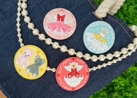 「カードキャプターさくら クリアカード編 トレーディング刺繍缶バッジ」のイメージ。