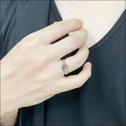 「キャラクターモチーフリング＜藤丸立香＞」の着用イメージ。