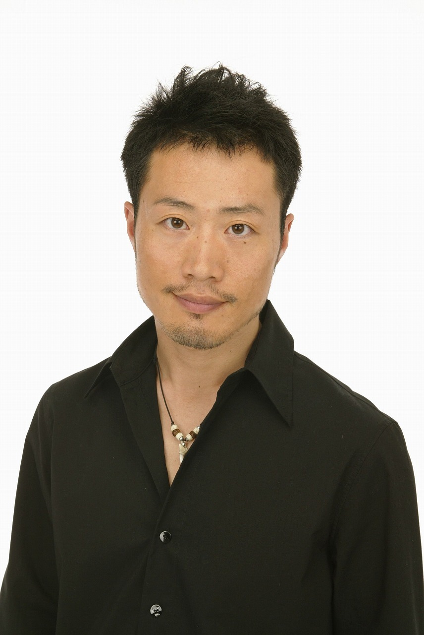 月島軍曹役の竹本英史。