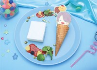 「チーズケーキ＆アイスプレート」のイメージ。好きなキャラクターのアイスを選ぶことができる。