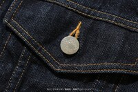 アニメ「ドラゴンボールZ」をモチーフにしたデニムジャケット。