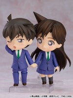 「手つなぎパーツ」を用いた「ねんどろいど 工藤新一」「ねんどろいど 毛利蘭」。