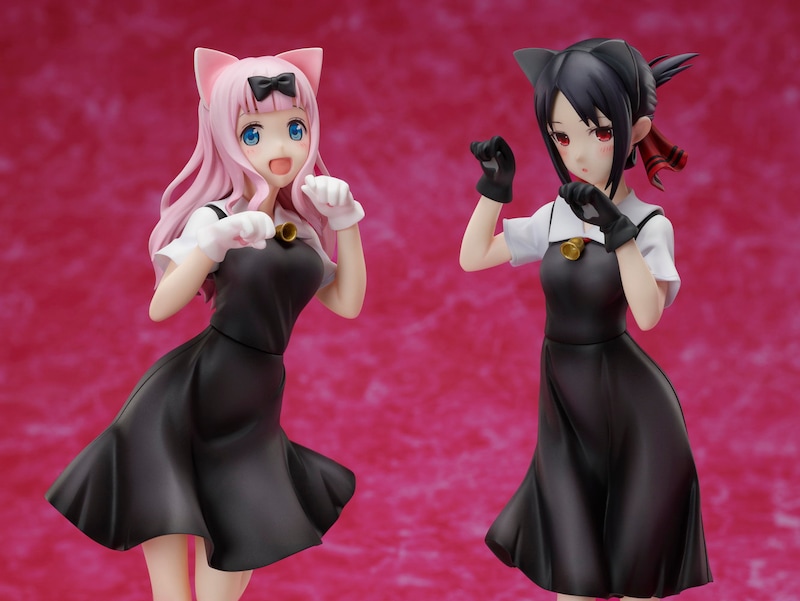 左から「かぐや様は告らせたい~天才たちの恋愛頭脳戦~ 藤原千花1/7スケールフィギュア」、「かぐや様は告らせたい~天才たちの恋愛頭脳戦~ 四宮かぐや1/7スケールフィギュア」。