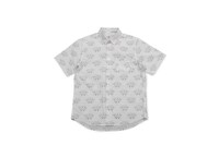 「クレヨンしんちゃん」とグラニフのコラボシャツ。