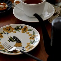 「九谷焼プレート（リヴァイ）」使用イメージ