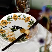 「九谷焼プレート（リヴァイ）」使用イメージ