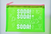 「幻の色違いぎょぴちゃんポーチ」(c)猫部ねこ／講談社