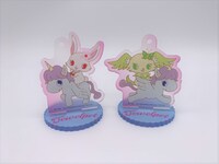 「ミニアクリルスタンド」の使用イメージ。