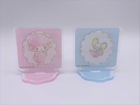 「ミニアクリルスタンド（ブラインド）15th Anniversary ver.」の使用イメージ。