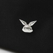 斧乃木余接モデルのバッグ。