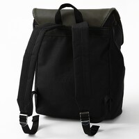 忍野忍モデルのバッグ。