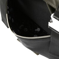 忍野忍モデルのバッグ。