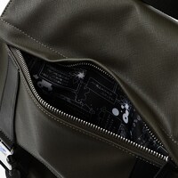 忍野忍モデルのバッグ。