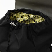 忍野忍モデルのバッグ。