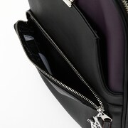 戦場ヶ原ひたぎモデルのバッグ。