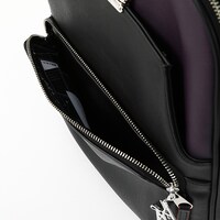 戦場ヶ原ひたぎモデルのバッグ。