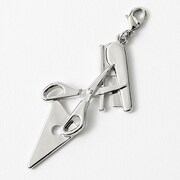 戦場ヶ原ひたぎモデルのバッグ。