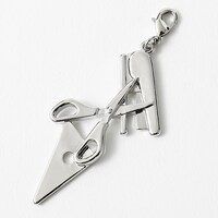 戦場ヶ原ひたぎモデルのバッグ。