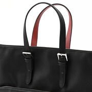 阿良々木暦モデルのバッグ。