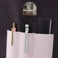 戦場ヶ原ひたぎモデルのバッグ。