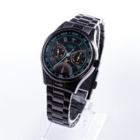 斧乃木余接モデルの腕時計。