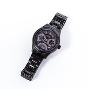 戦場ヶ原ひたぎモデルの腕時計。