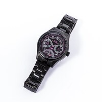 戦場ヶ原ひたぎモデルの腕時計。